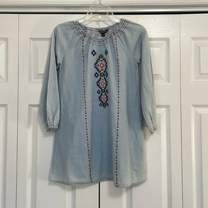 NWT Lucky brand 🍀 bohemian tunic top. Size Medium light wash denim embroidered